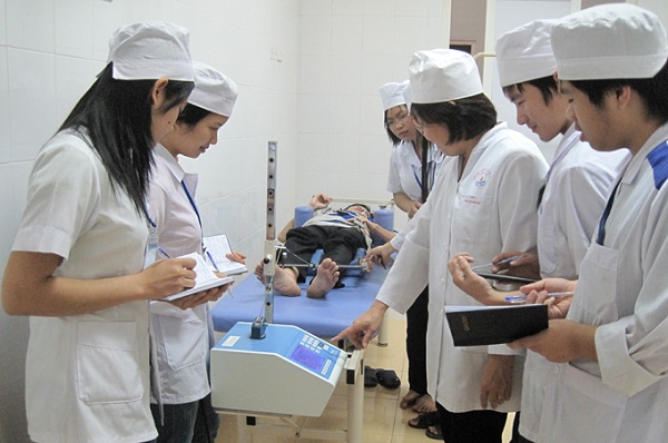 Học liên thông cao đẳng y dược có khó không nên học ở đâu?